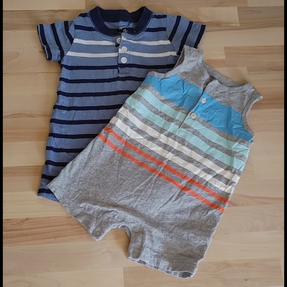 🌼9 M set of 2 Carter's Rompers
